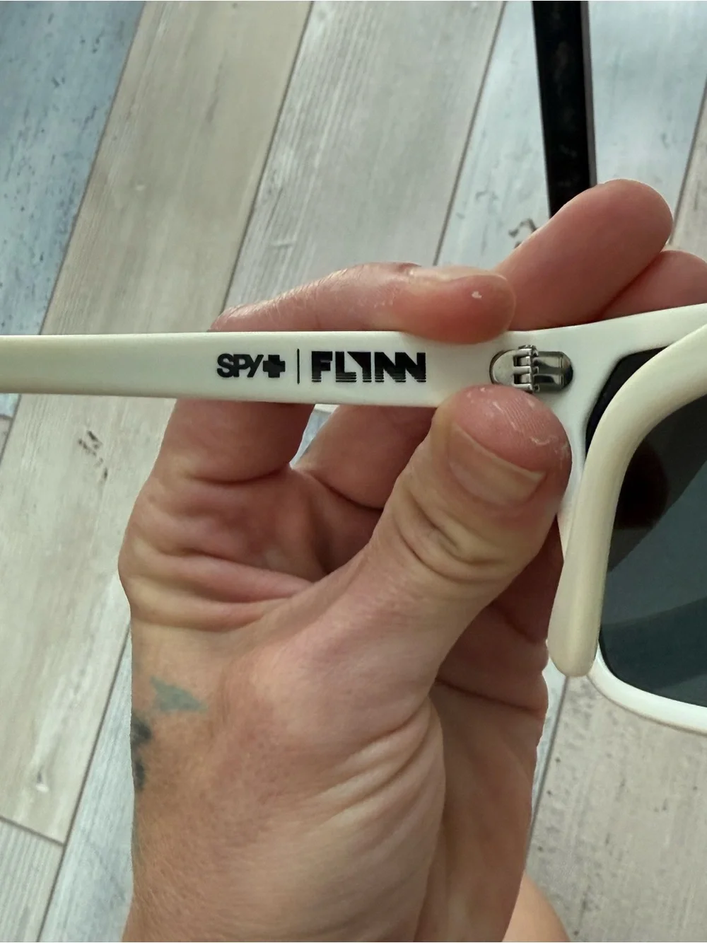 Spy Optics Flynn White w/Gold Mirrored Lens